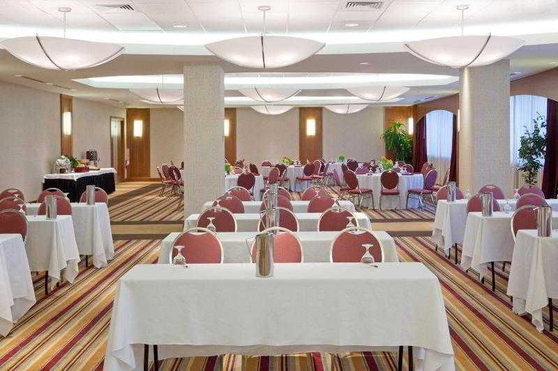 Four Points By Sheraton Boston نيوتن المظهر الخارجي الصورة